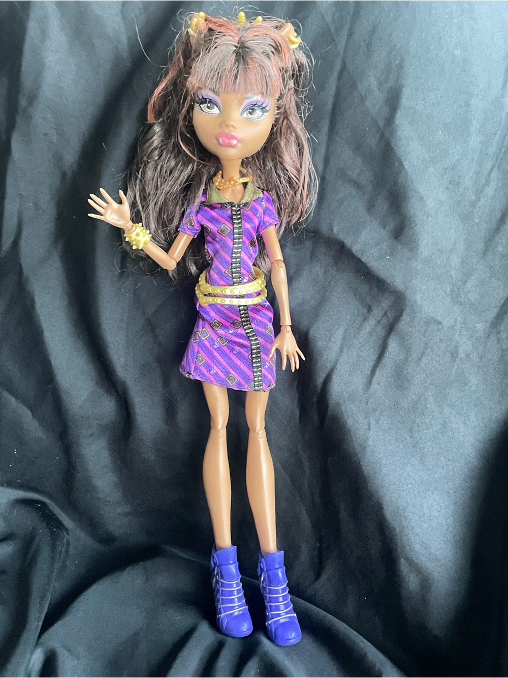 Monster High Coffin Bean Clawdeen Wolf fashion doll, 2012 First Generation